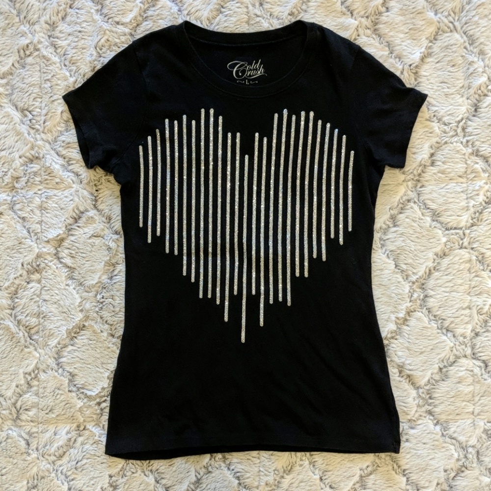 Girls youth shirt with a glitter heart 💓